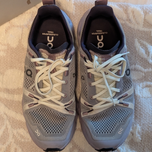 On Running Gray and Purple Athletic Shoes CloudTec - Picture 6 of 8